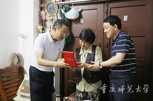 1786526345184658.jpg E10B39D62A0DEFF147354F84DB8_3EE57628_2BB14_副本.jpg